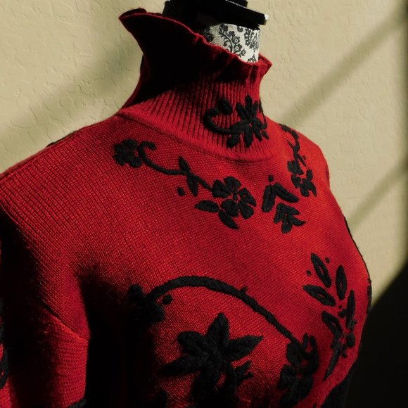 Vtg Nils wool embroidered empire waist ski sweater